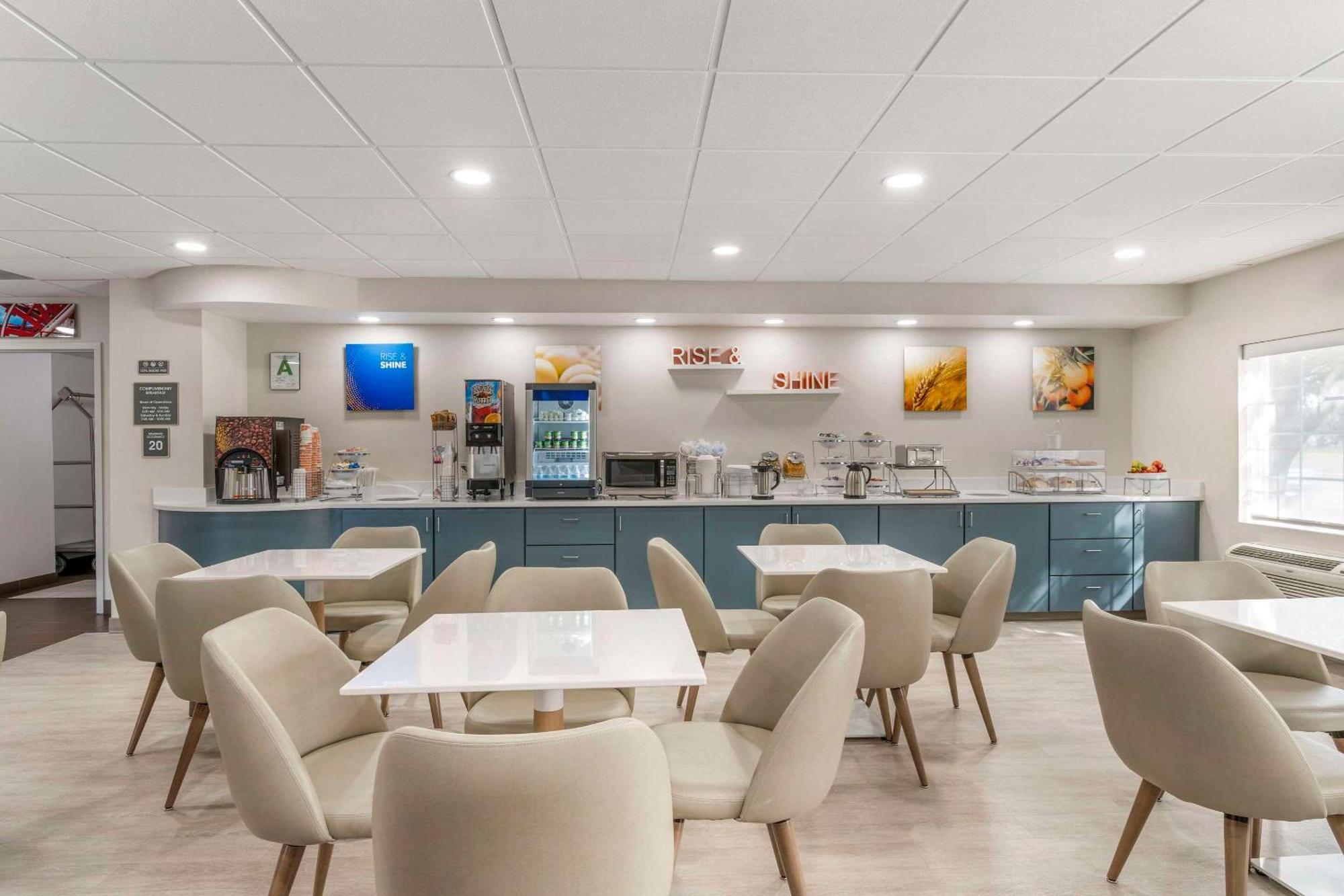 Comfort Inn & Suites Louisville Airport Fair & Expo Ngoại thất bức ảnh