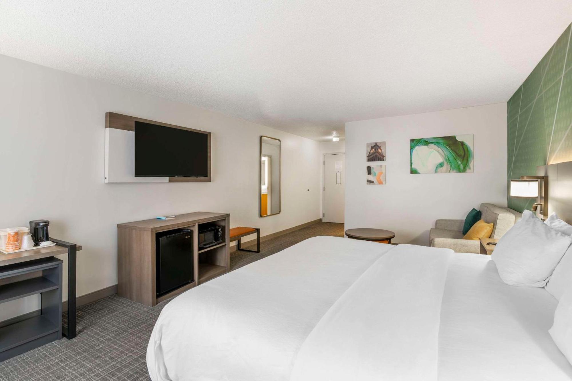 Comfort Inn & Suites Louisville Airport Fair & Expo Ngoại thất bức ảnh