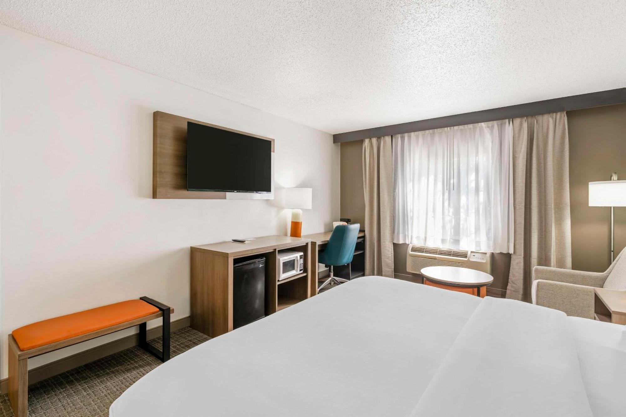 Comfort Inn & Suites Louisville Airport Fair & Expo Ngoại thất bức ảnh